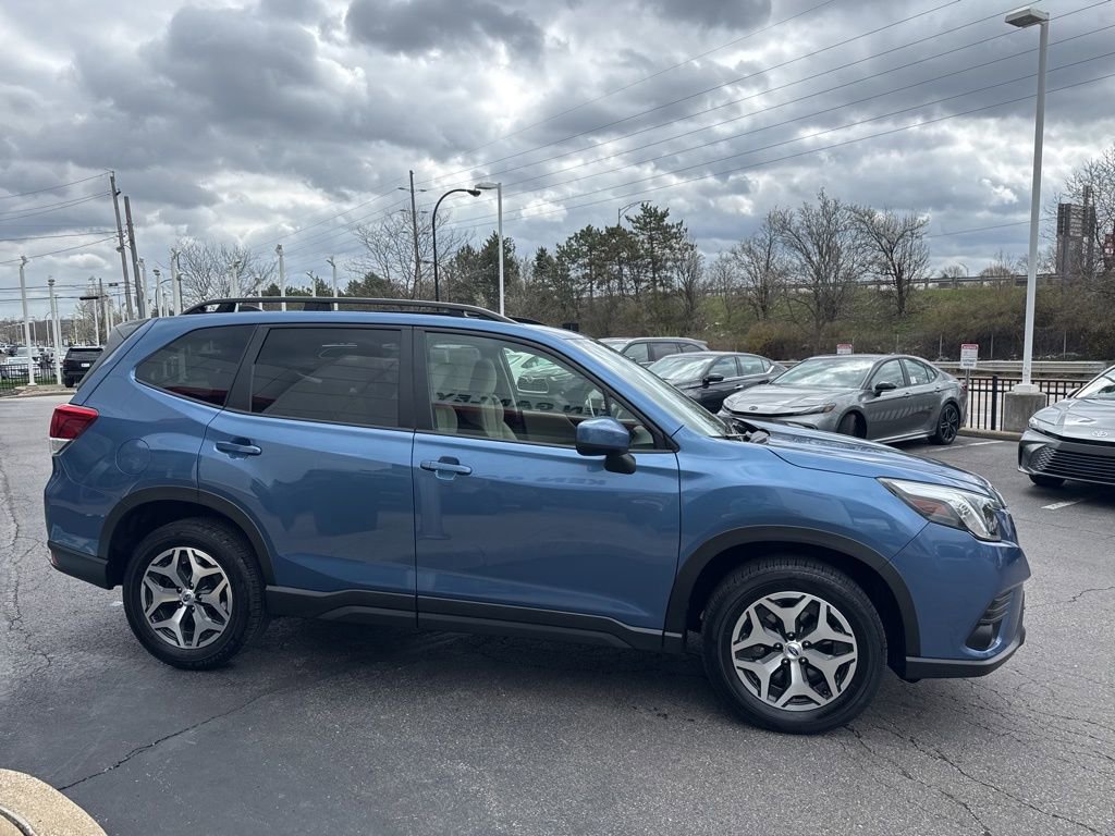 Used 2024 Subaru Forester Premium AWD/4WD image 7