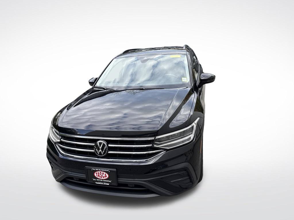 Used 2024 Volkswagen Tiguan S AWD/4WD image 2