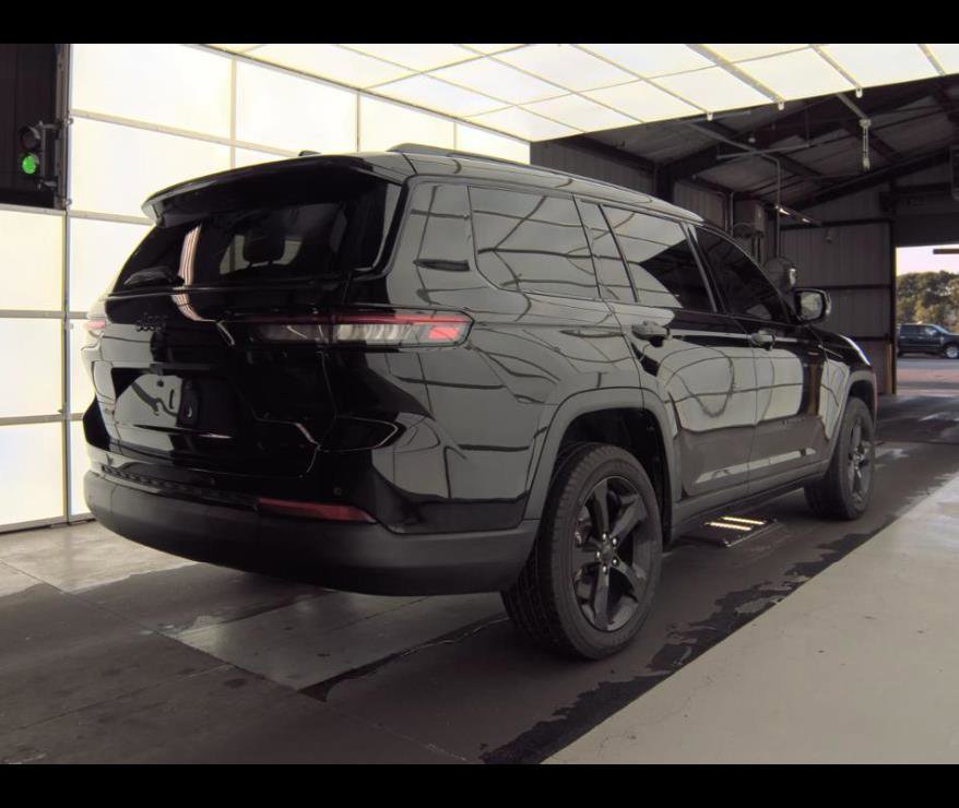 Used 2023 Jeep Grand Cherokee L Laredo AWD/4WD image 11