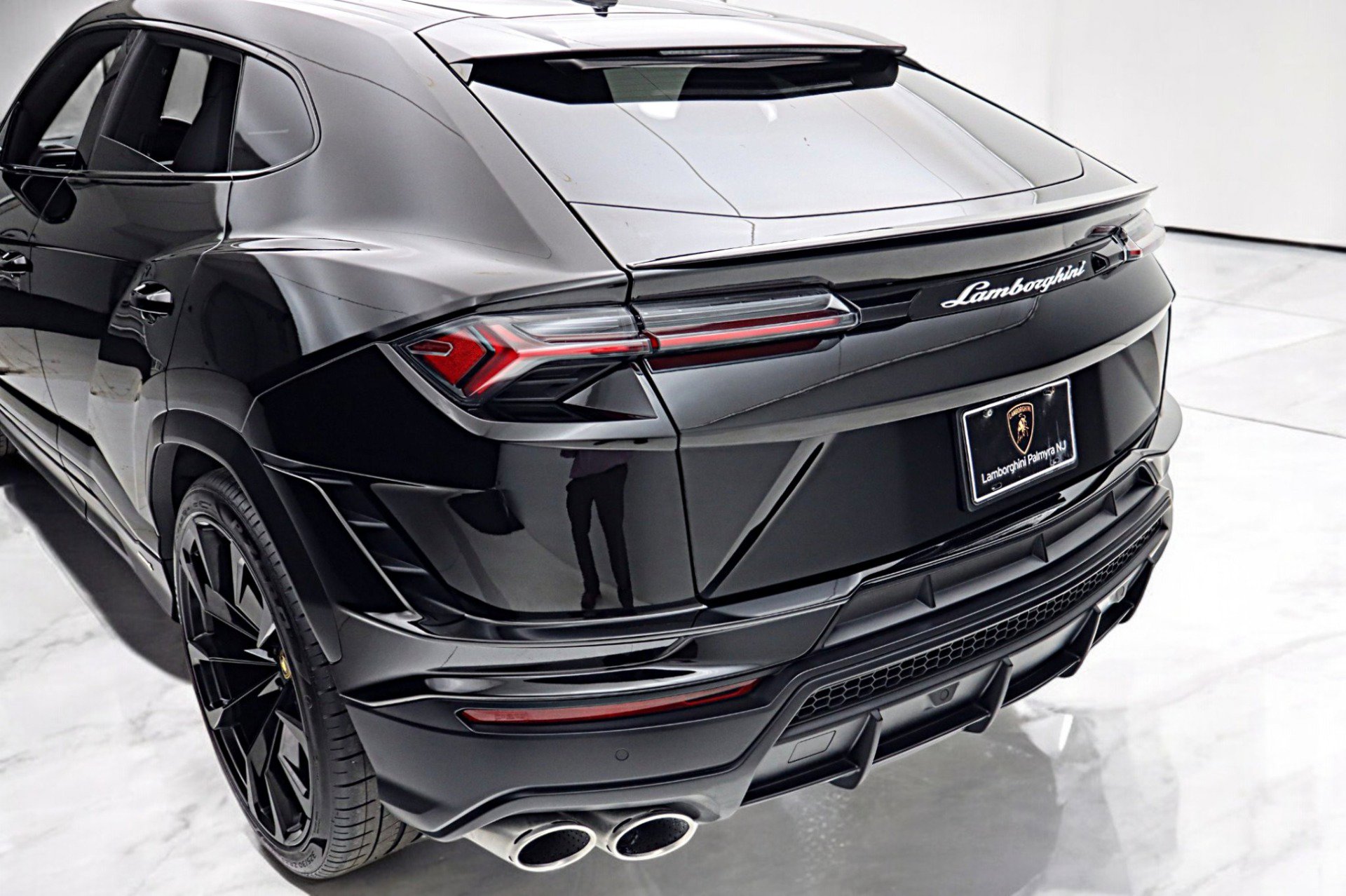 Used 2024 Lamborghini Urus S image 23
