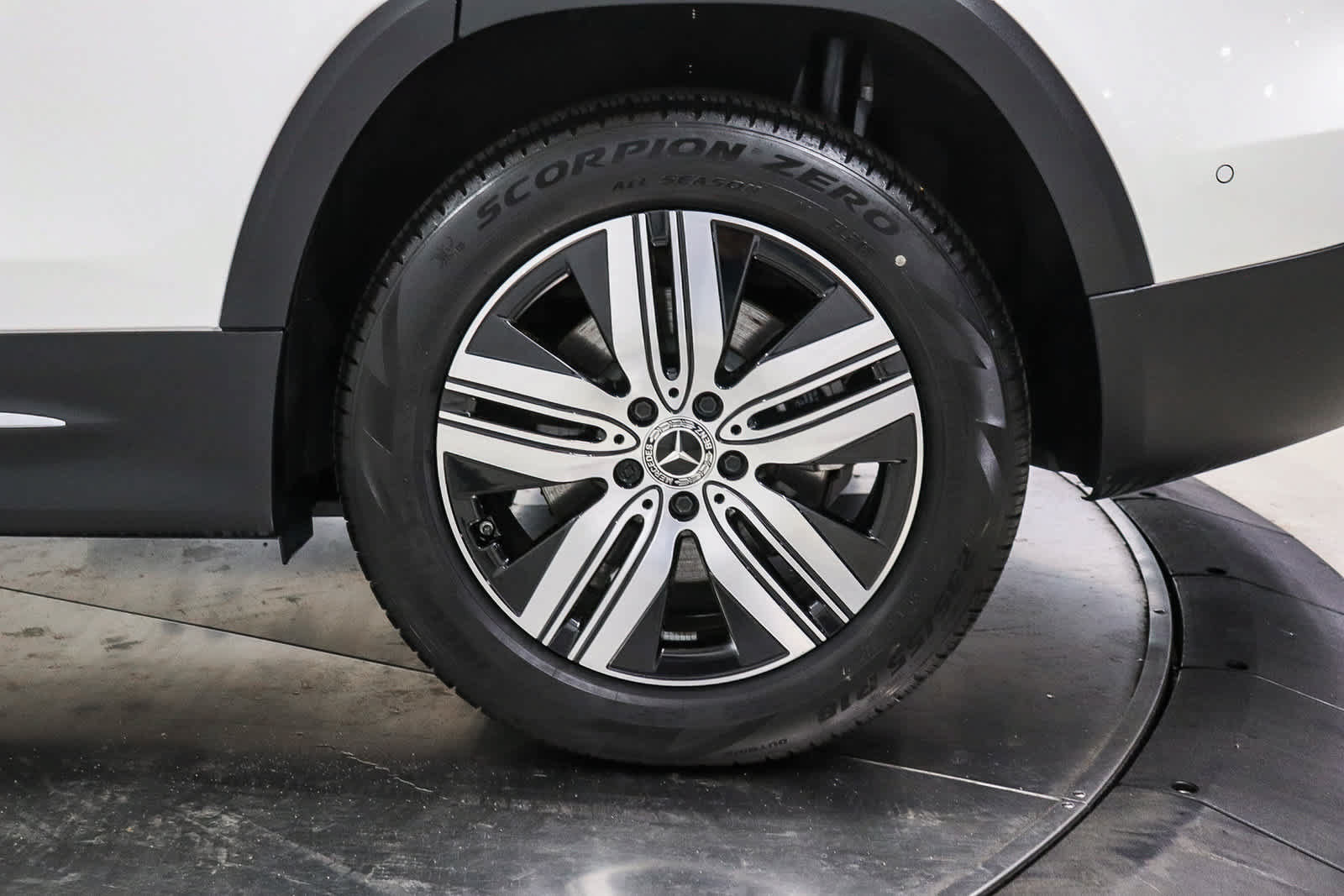 Used 2024 Mercedes-Benz EQB 250+ image 10