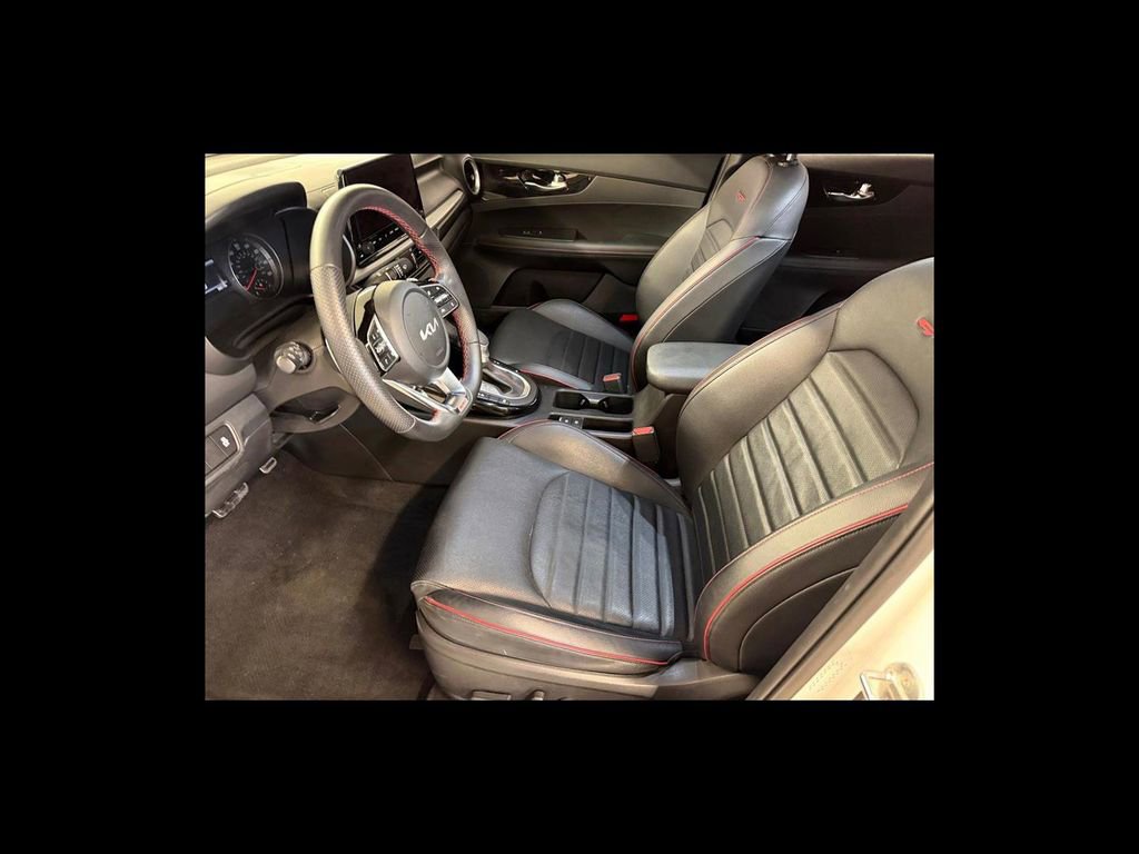 Used 2023 Kia Forte GT w/ GT2 Package FWD image 11