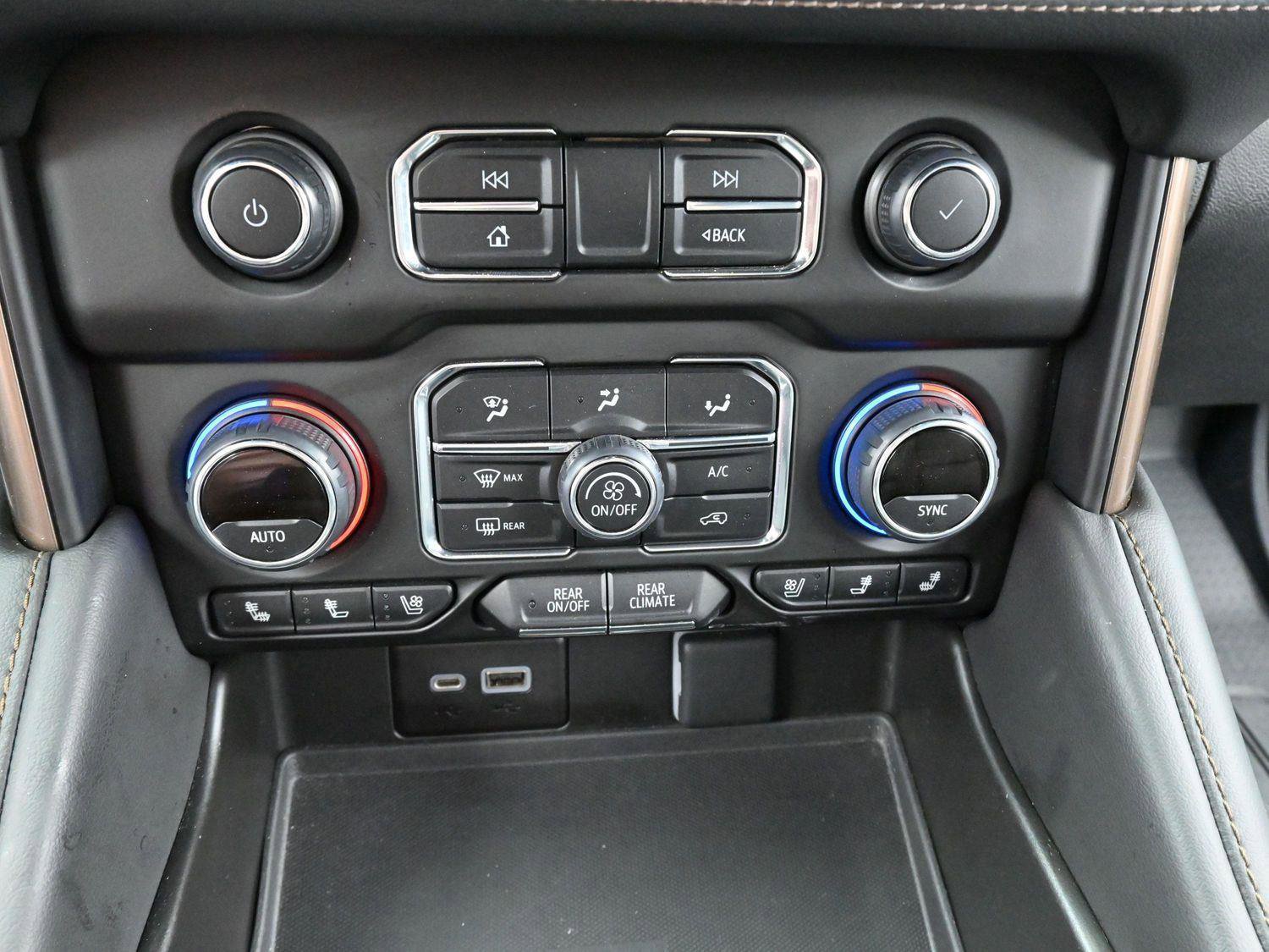 Used 2022 Chevrolet Suburban High Country image 28