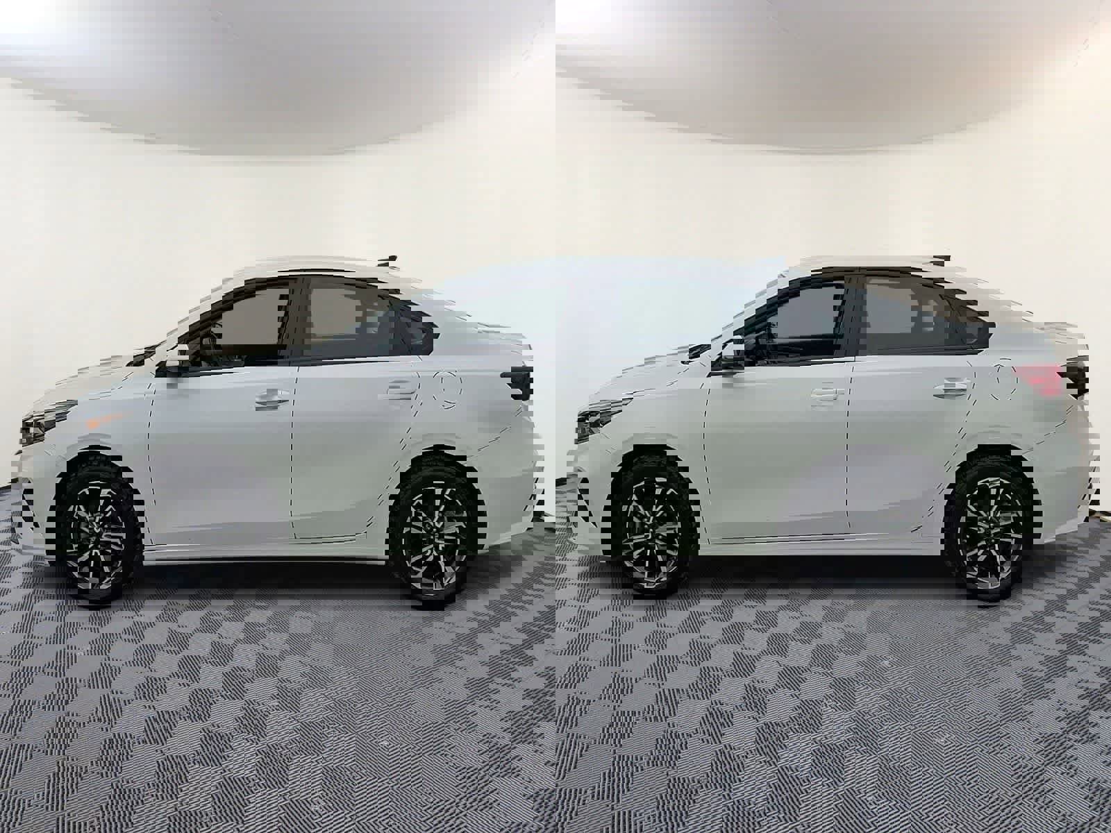 Used 2023 Kia Forte LXS w/ LXS Technology Package image 8