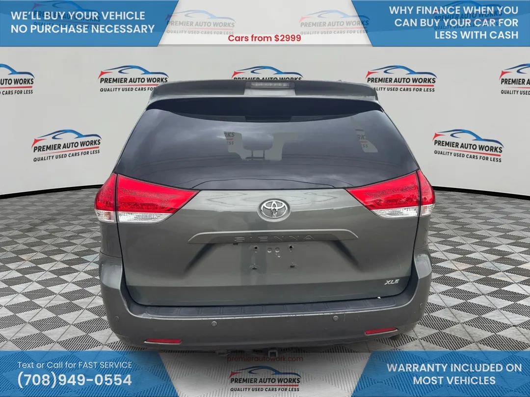Used 2011 Toyota Sienna XLE w/ XLE Navigation Pkg FWD image 5