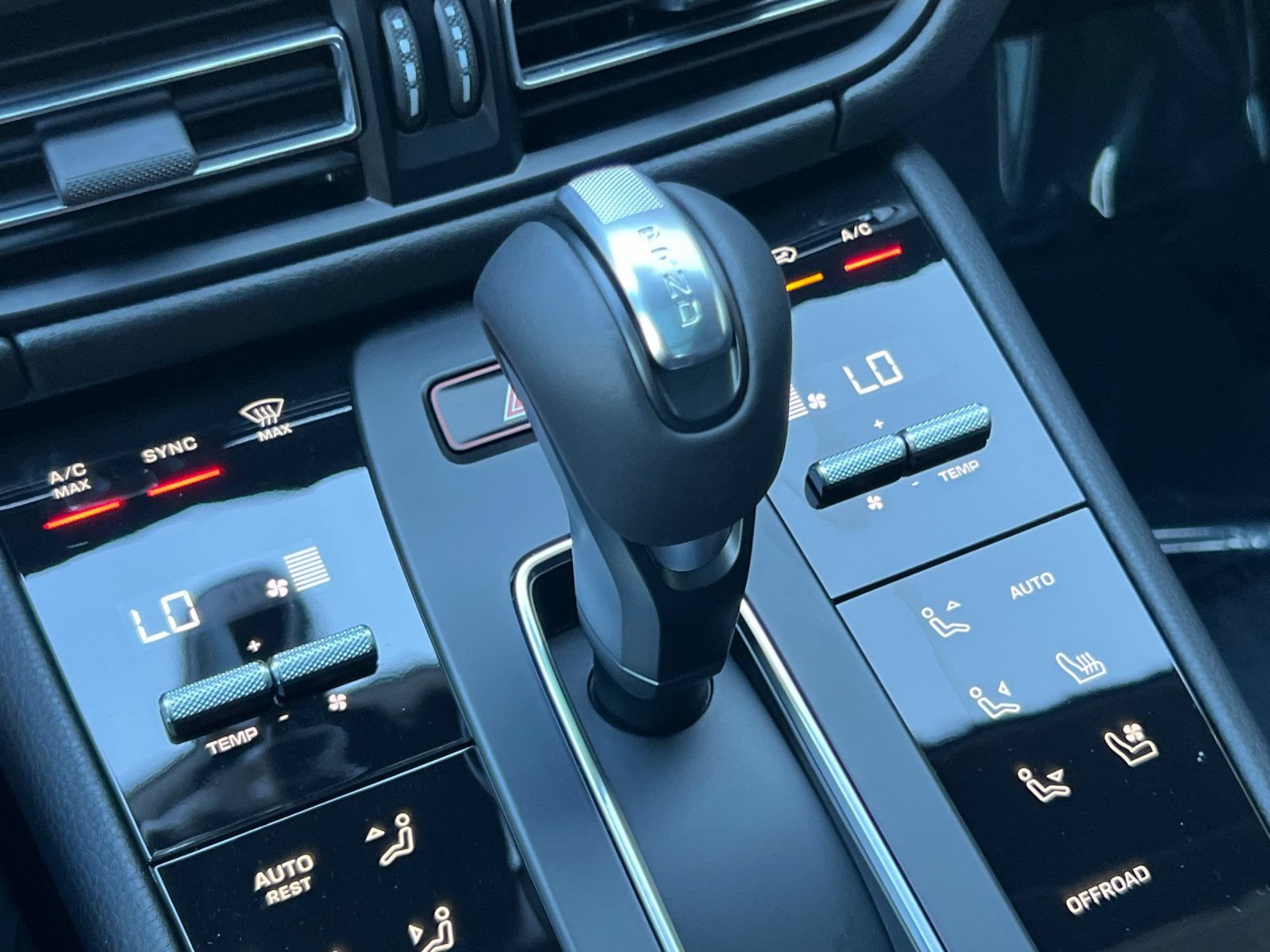 New 2026 Porsche Macan AWD/4WD image 22