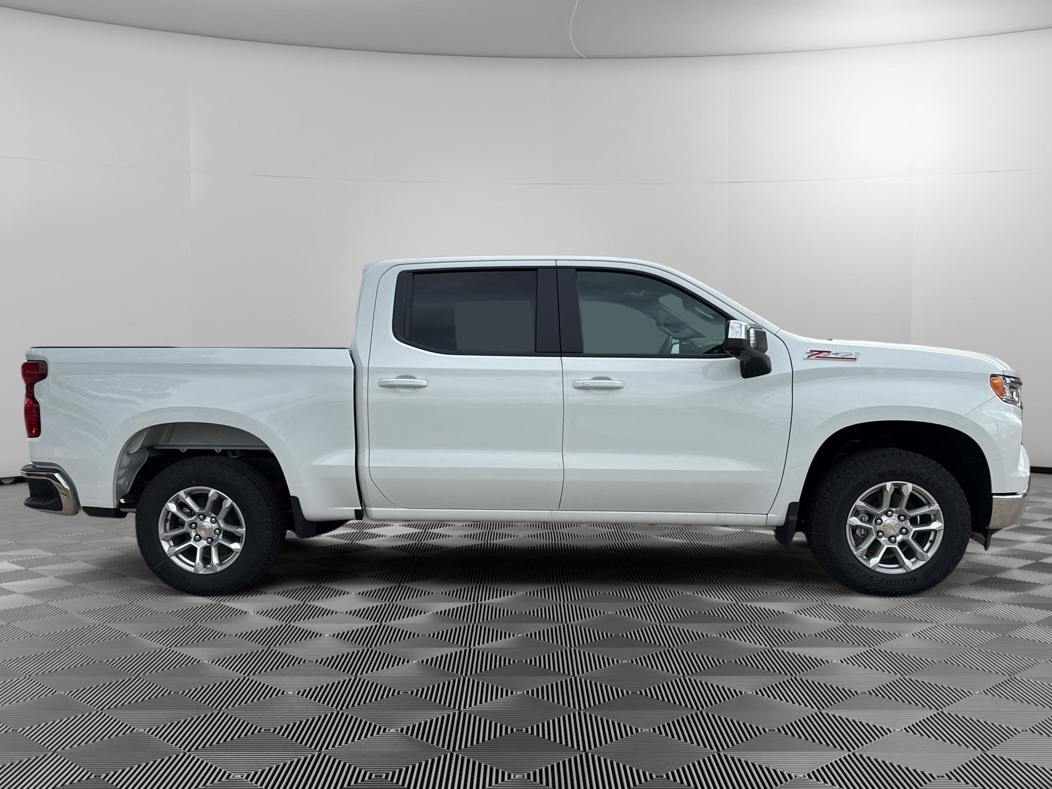 New 2026 Chevrolet Silverado 1500 LT w/ Z71 Off-Road Package AWD/4WD image 4
