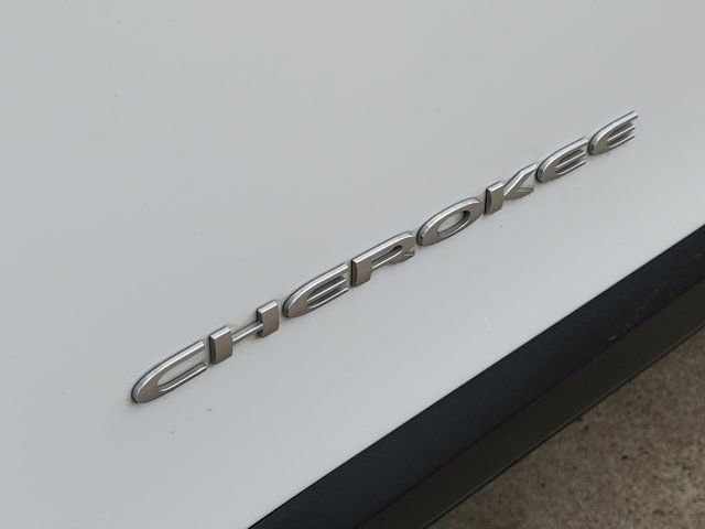 Used 2022 Jeep Cherokee Limited image 9