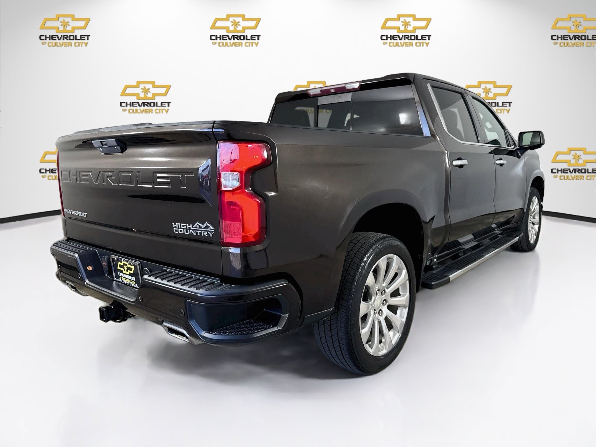 Used 2019 Chevrolet Silverado 1500 High Country w/ Technology Package RWD image 8