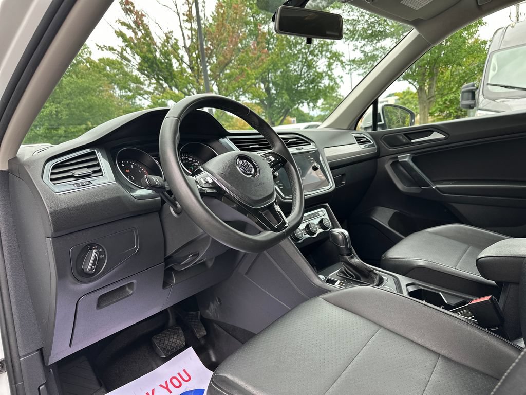 Used 2020 Volkswagen Tiguan SE AWD/4WD image 11