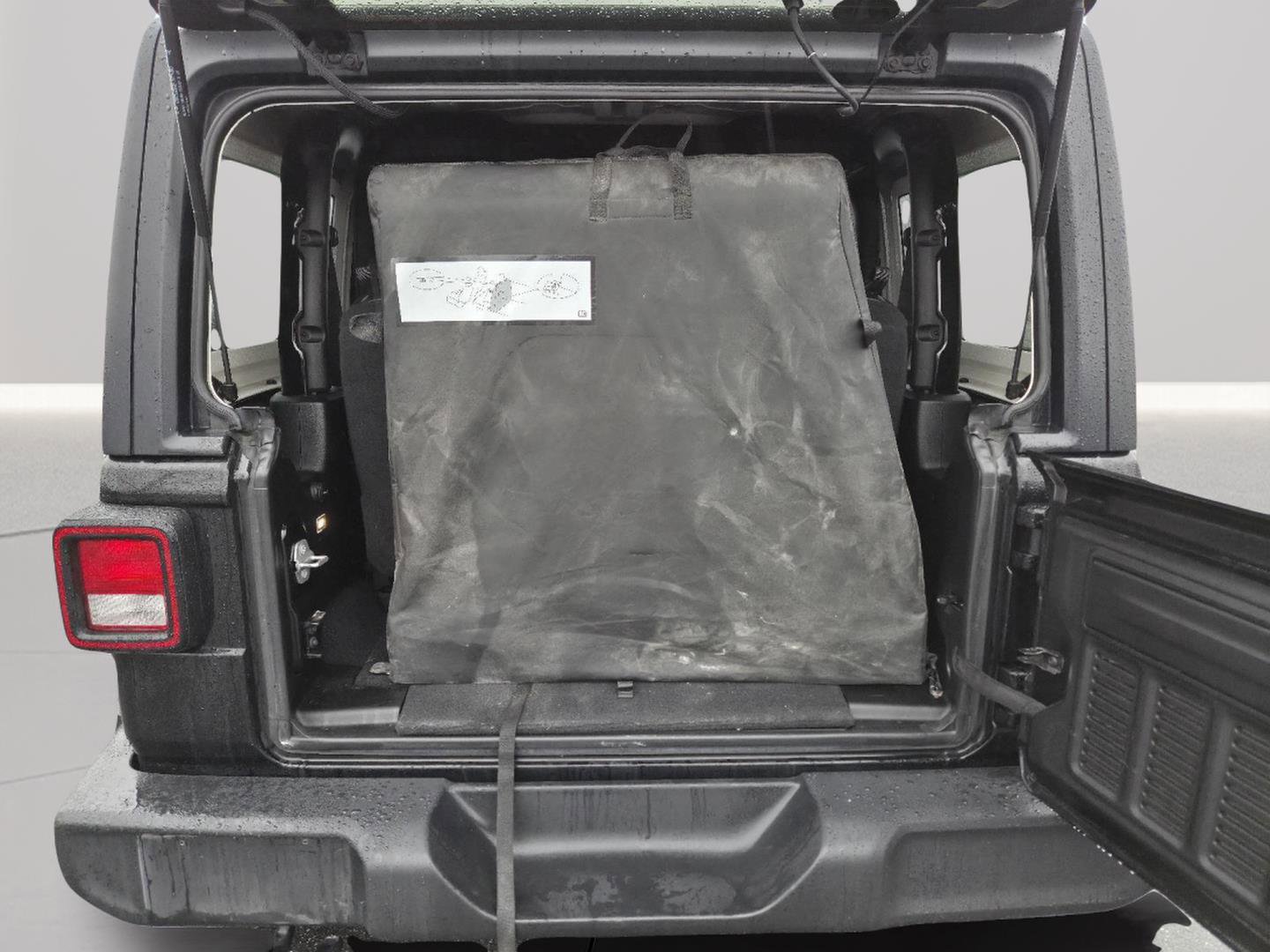 Used 2021 Jeep Wrangler Sport S image 21