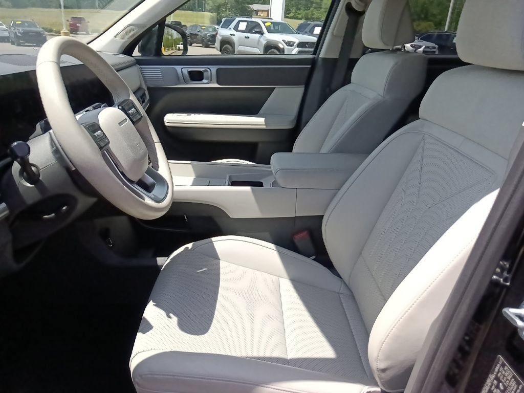 Used 2026 Hyundai Santa Fe SEL FWD image 15