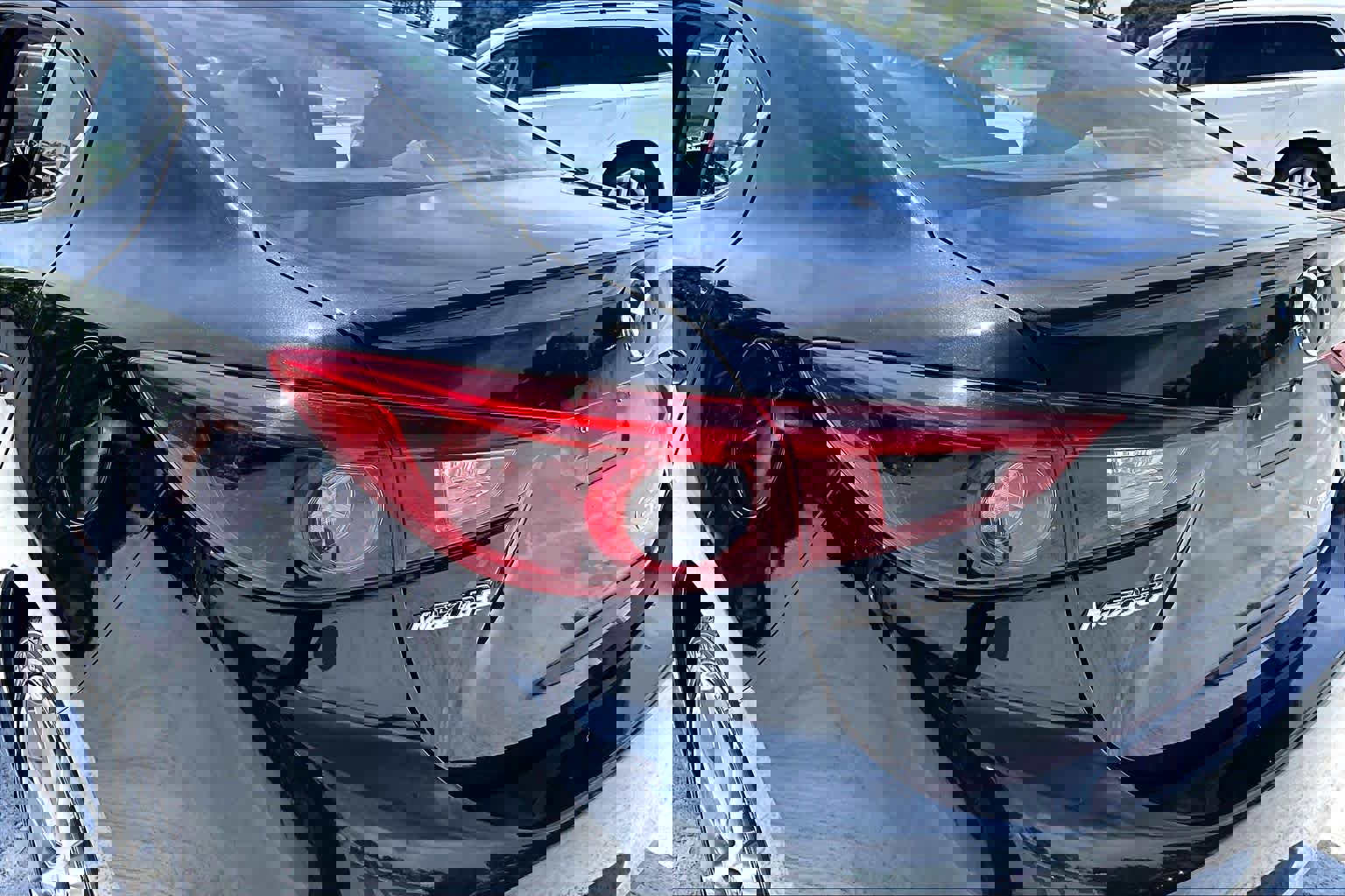 Used 2018 MAZDA MAZDA3 Grand Touring w/ Premium Equipment Package image 26