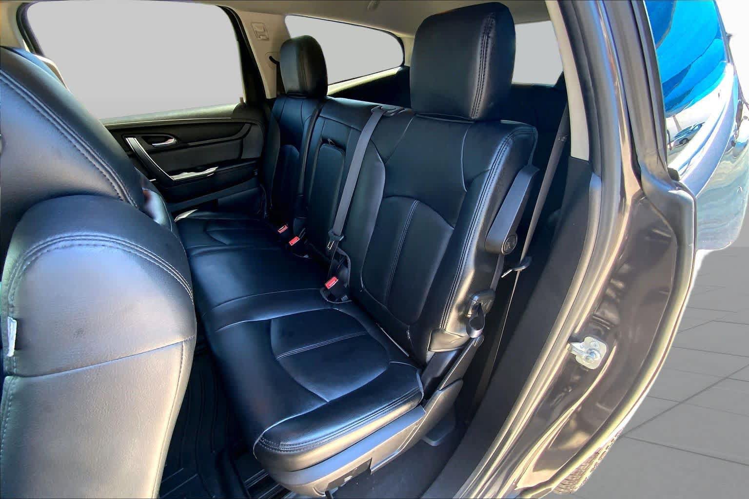 Used 2016 Chevrolet Traverse LT FWD image 21
