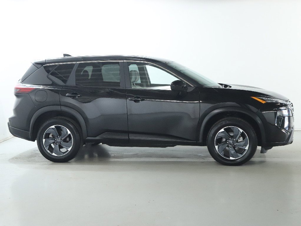 Certified 2025 Nissan Rogue SV image 11