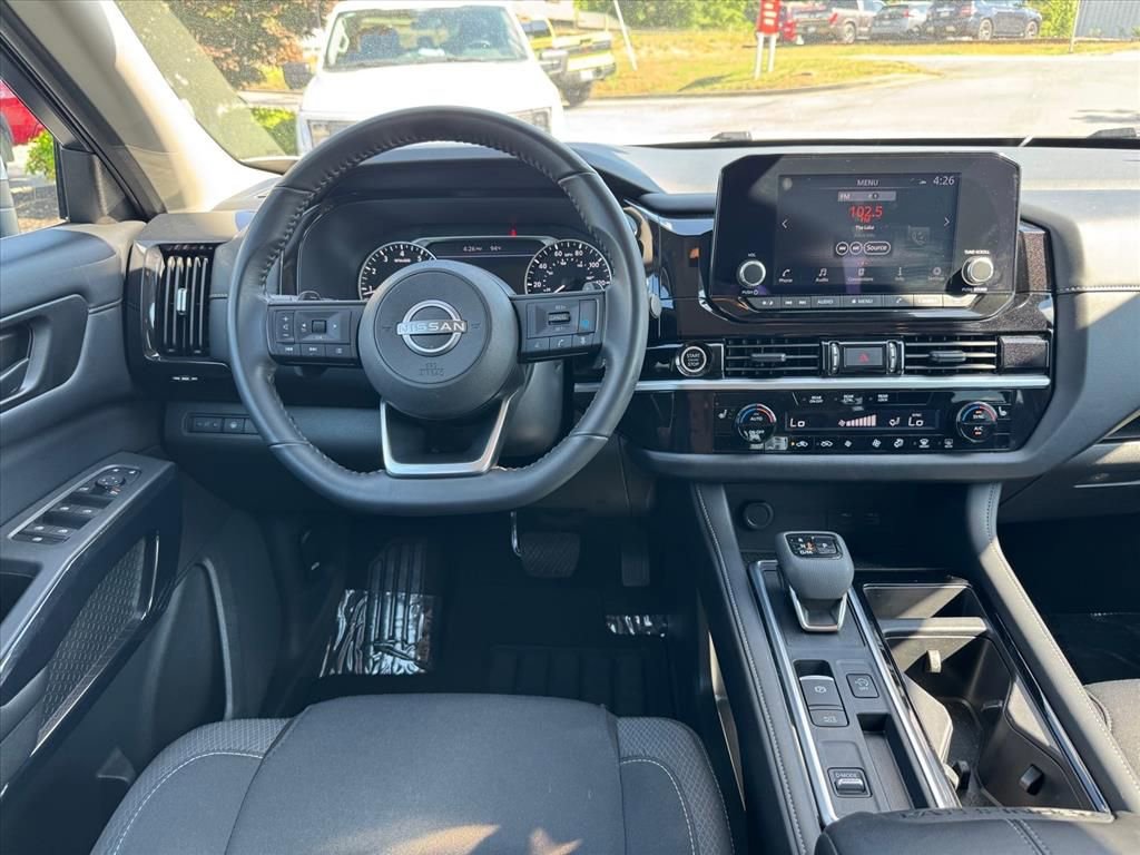 Certified 2024 Nissan Pathfinder SV FWD image 12