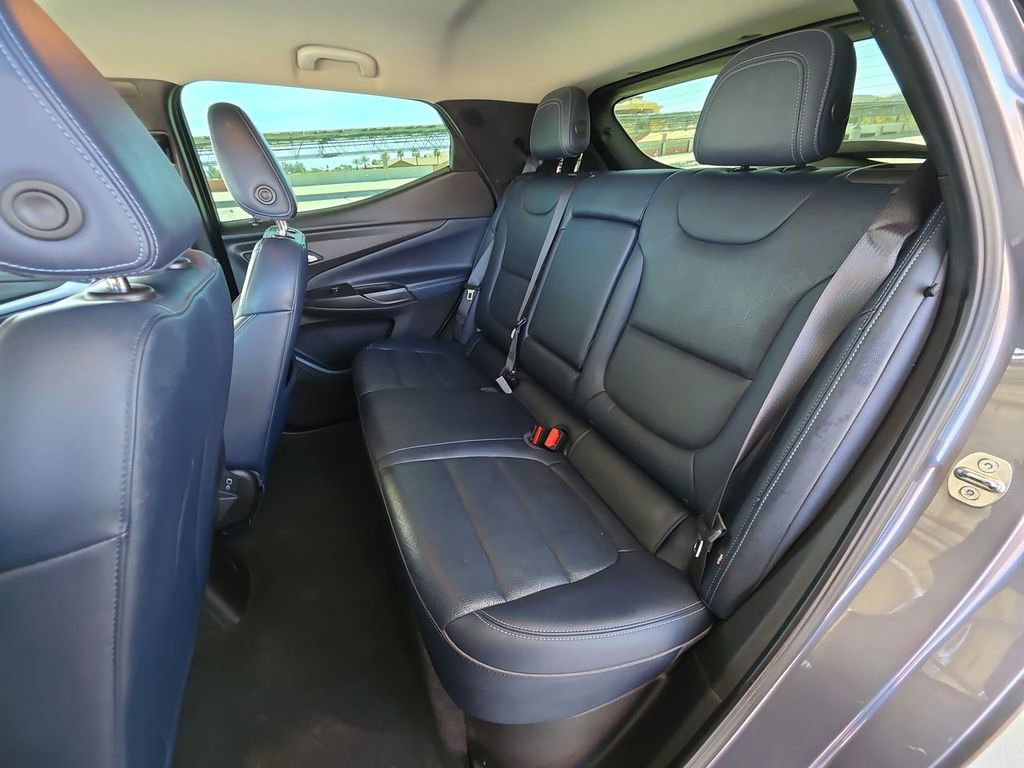 Used 2022 Chevrolet Bolt EUV LT w/ Convenience Package image 26