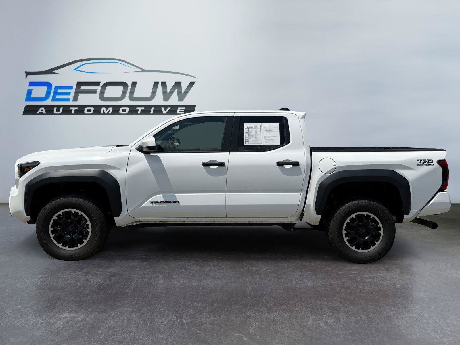 Used 2024 Toyota Tacoma TRD Off-Road AWD/4WD image 6