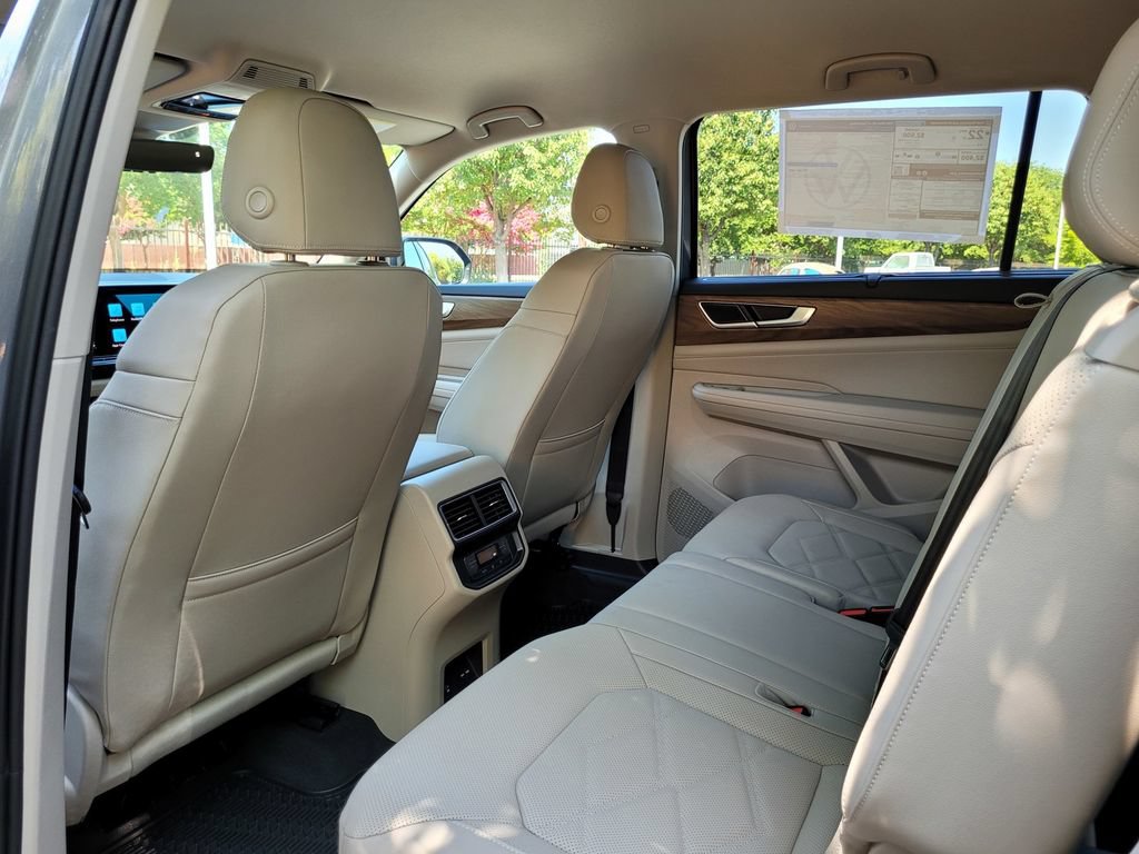 New 2025 Volkswagen Atlas SE FWD image 15