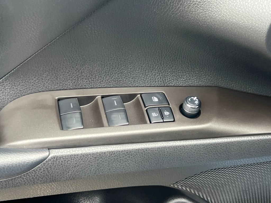 Used 2023 Toyota Camry SE image 24