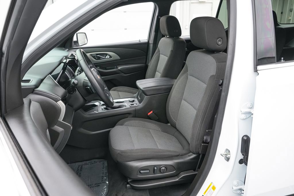 Used 2023 Chevrolet Traverse LT FWD image 11