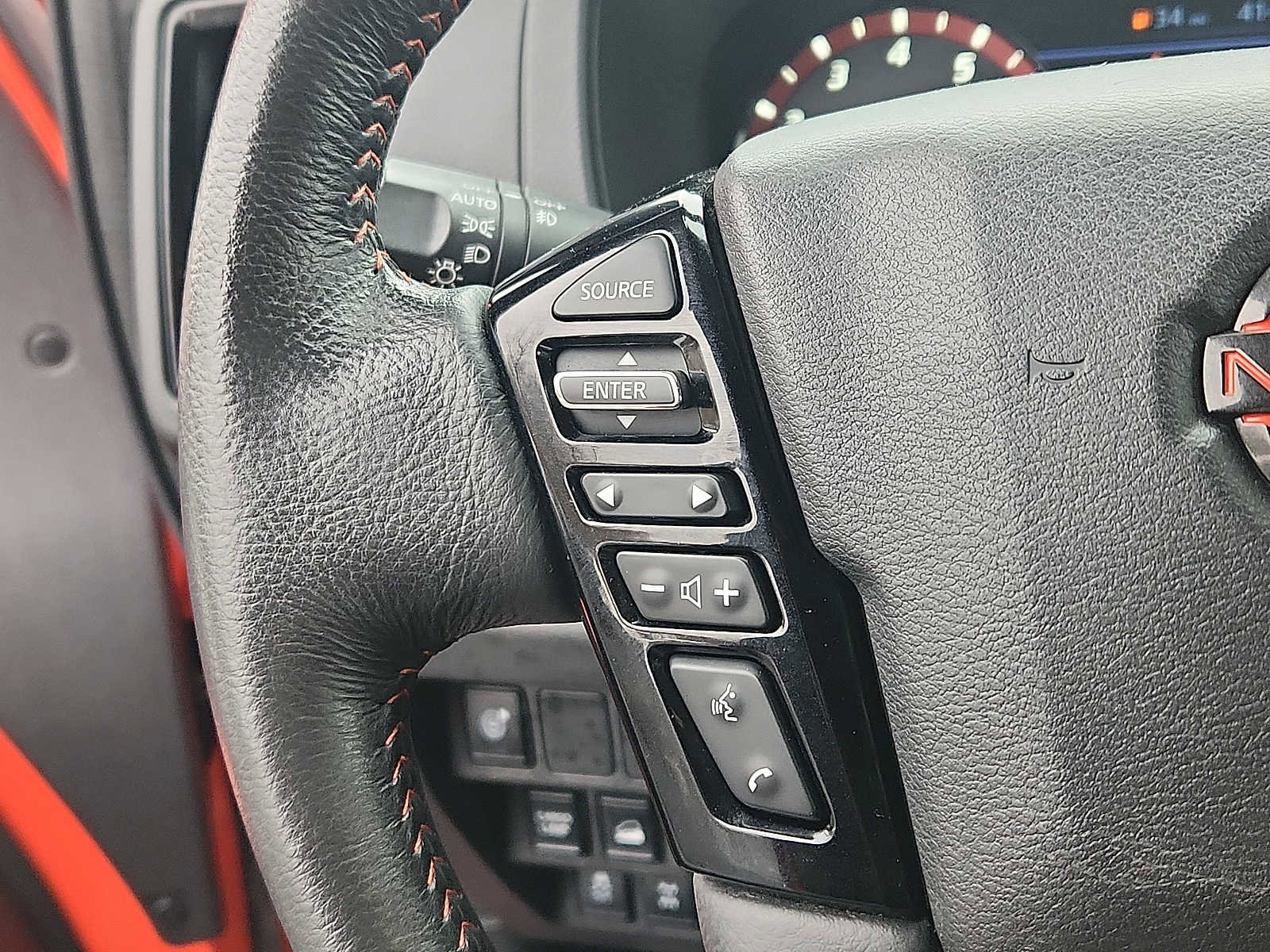 Used 2025 Nissan Frontier PRO-4X image 20