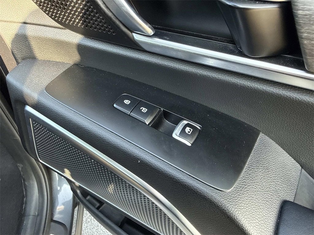 Used 2022 Kia Telluride SX w/ SX Prestige Package image 34