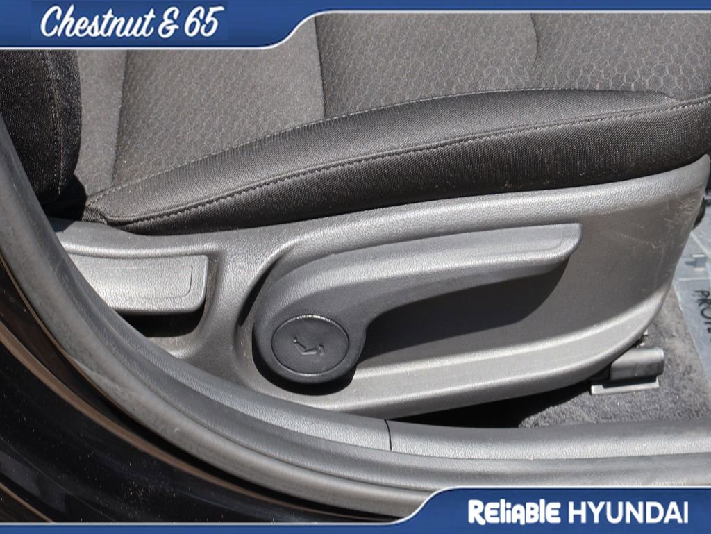 Used 2019 Hyundai Elantra SE w/ Cargo Package FWD image 11