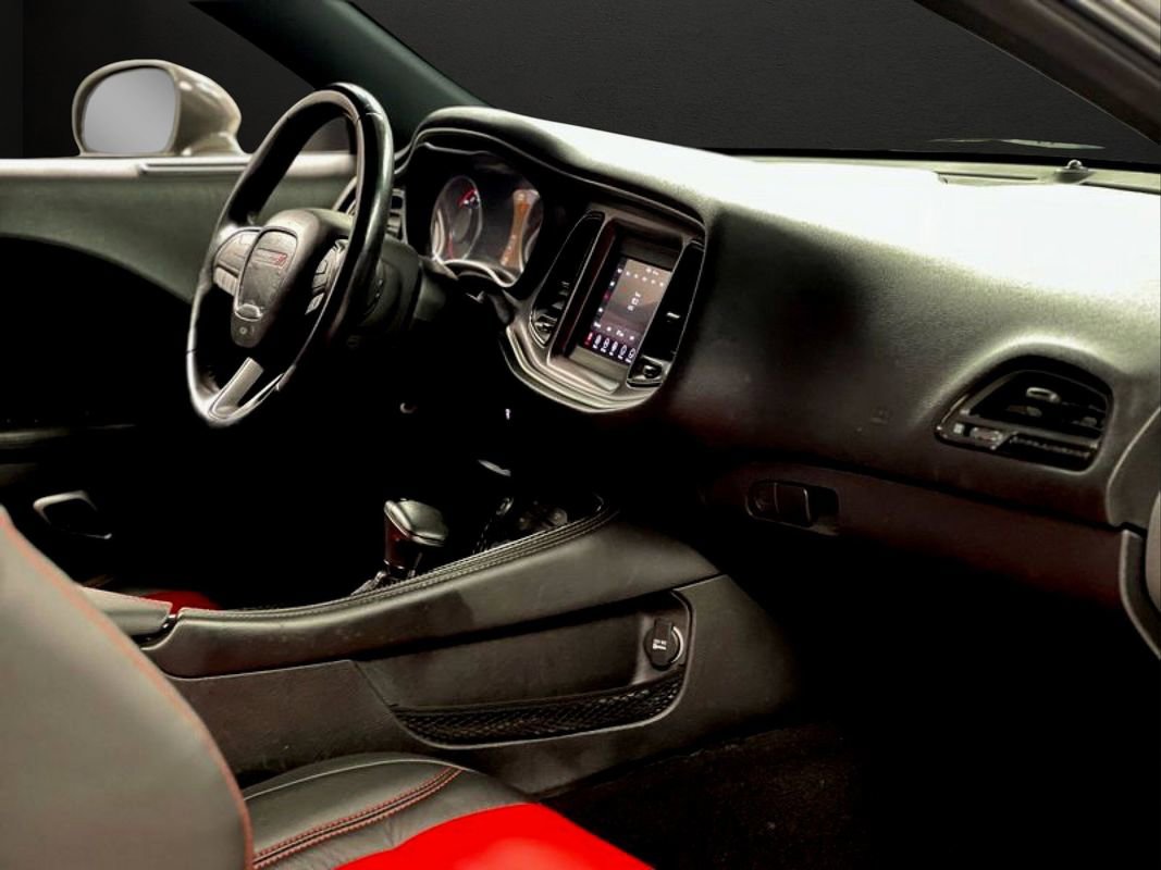 Used 2019 Dodge Challenger SXT image 16