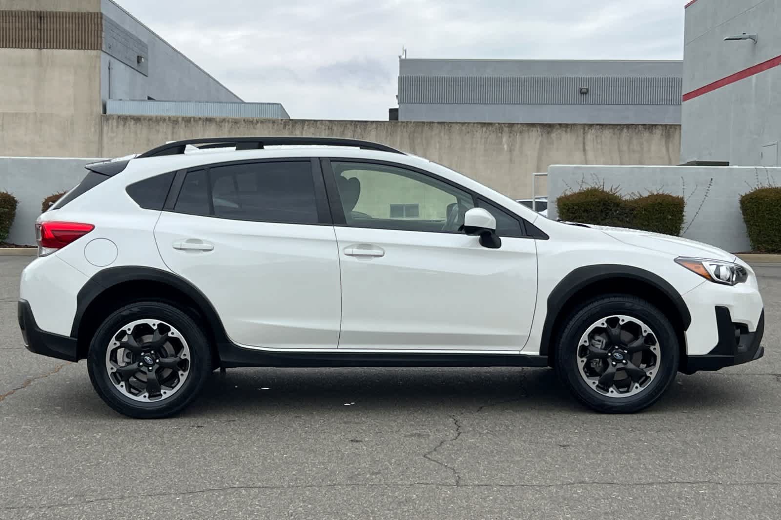 Used 2022 Subaru Crosstrek 2.0i Premium w/ Moonroof Package AWD/4WD image 6
