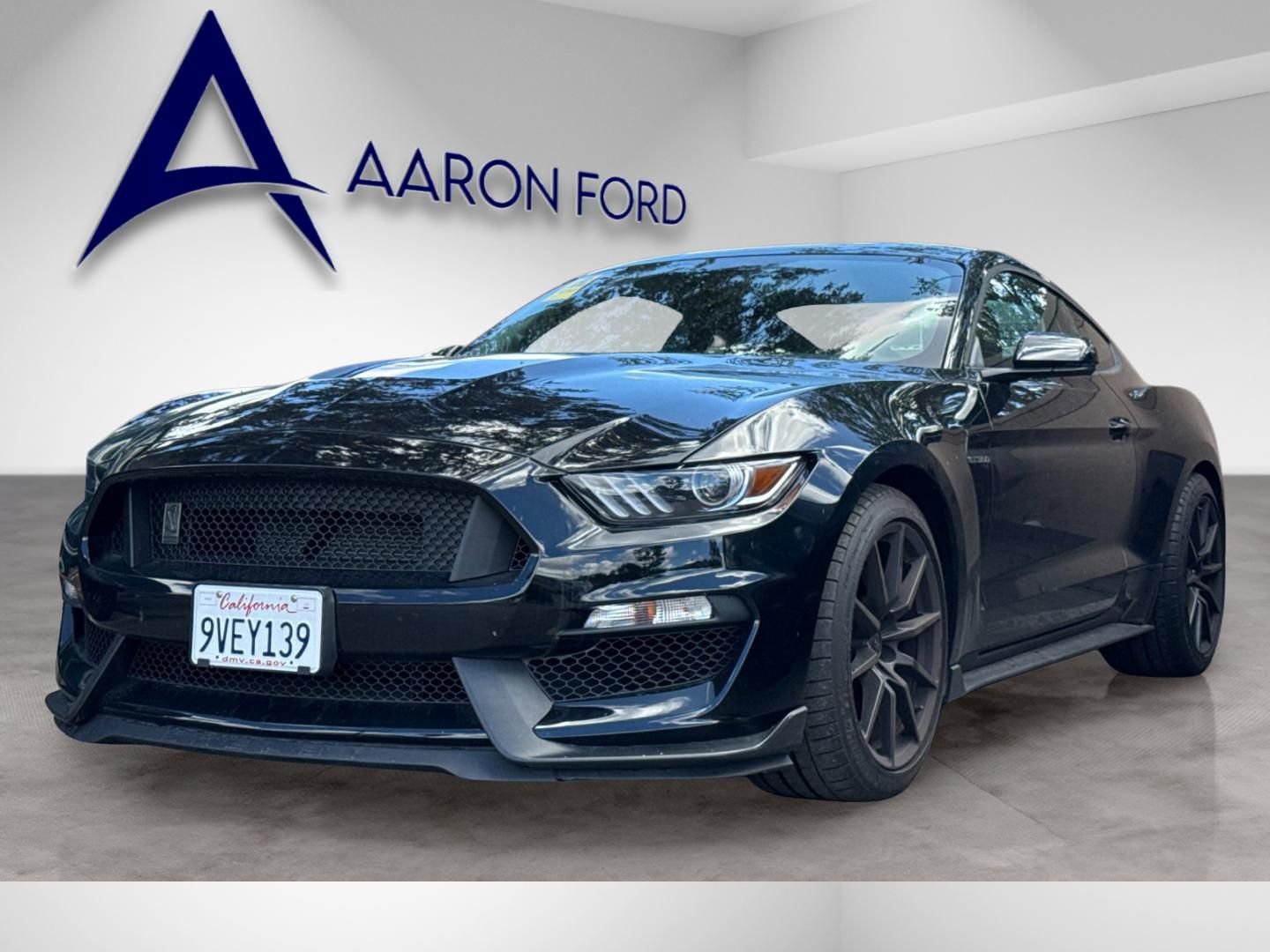 Used 2016 Ford Mustang Shelby GT350 w/ Technology Package RWD image 2