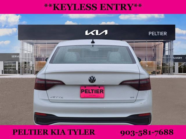 Used 2023 Volkswagen Jetta SE w/ Panoramic Sunroof Package FWD image 6