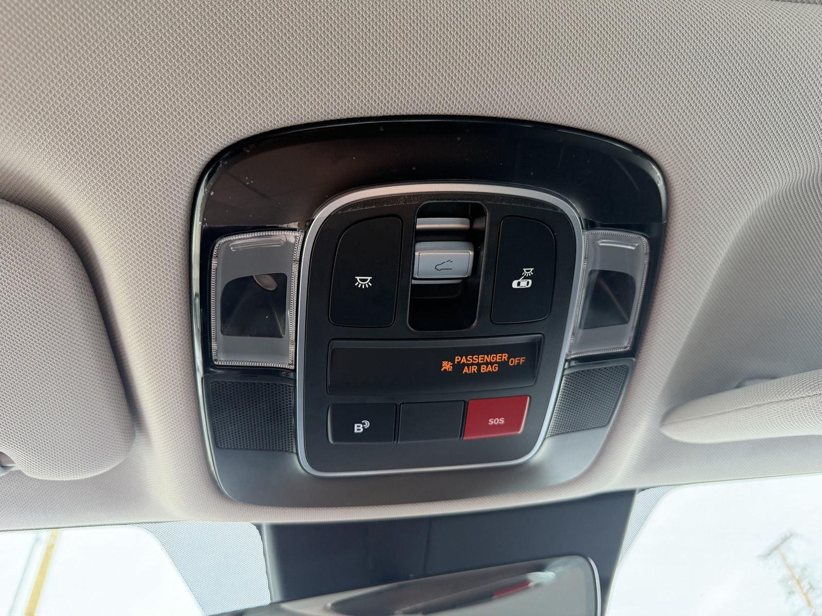Certified 2025 Hyundai Sonata Limited FWD image 37