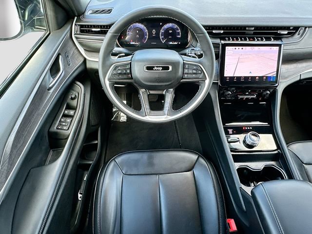 Used 2024 Jeep Grand Cherokee Limited w/ Black Appearance Package AWD/4WD image 22