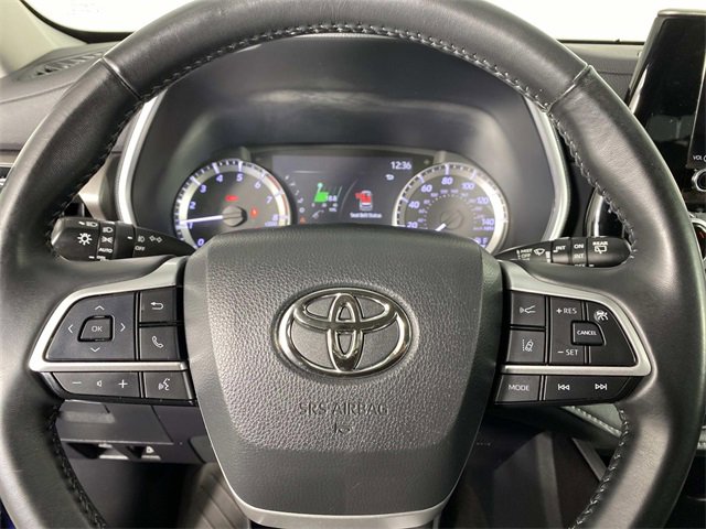 Used 2023 Toyota Highlander XLE image 17
