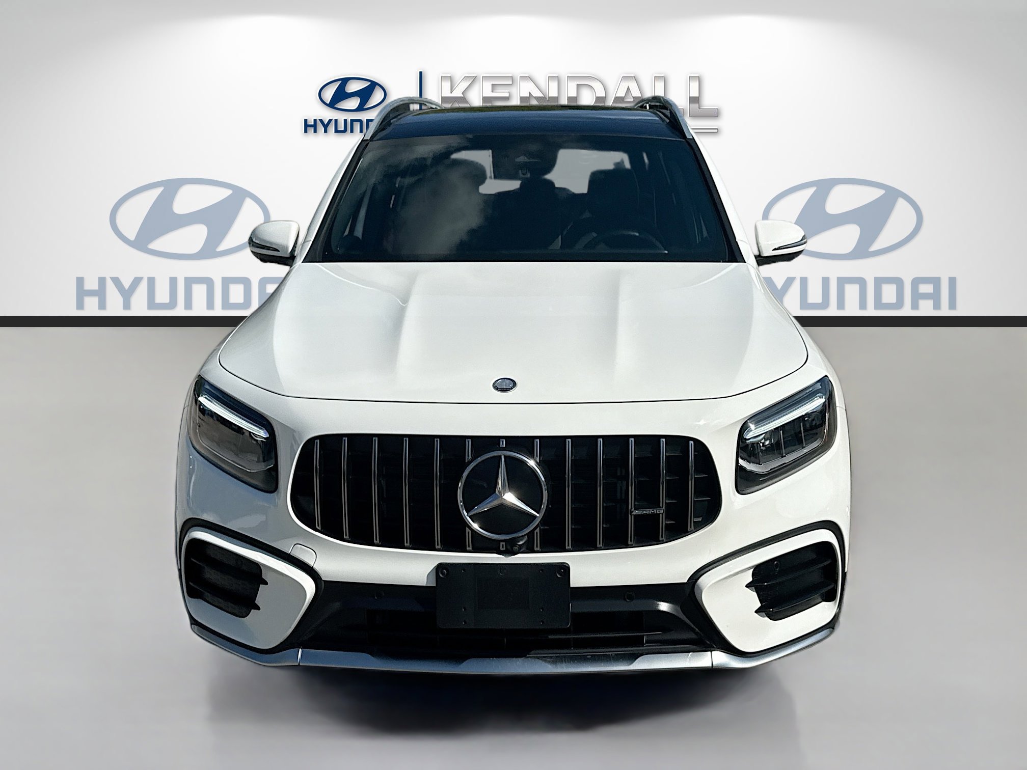 Used 2025 Mercedes-Benz GLB 35 AMG 4MATIC image 2