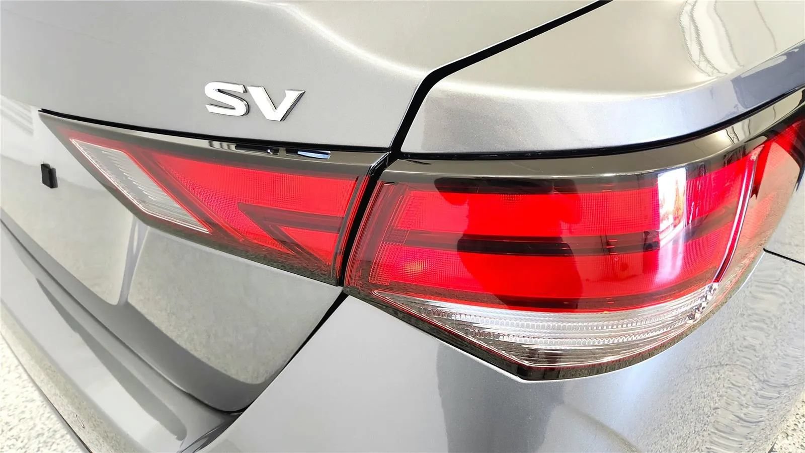 Used 2024 Nissan Sentra SV FWD image 15