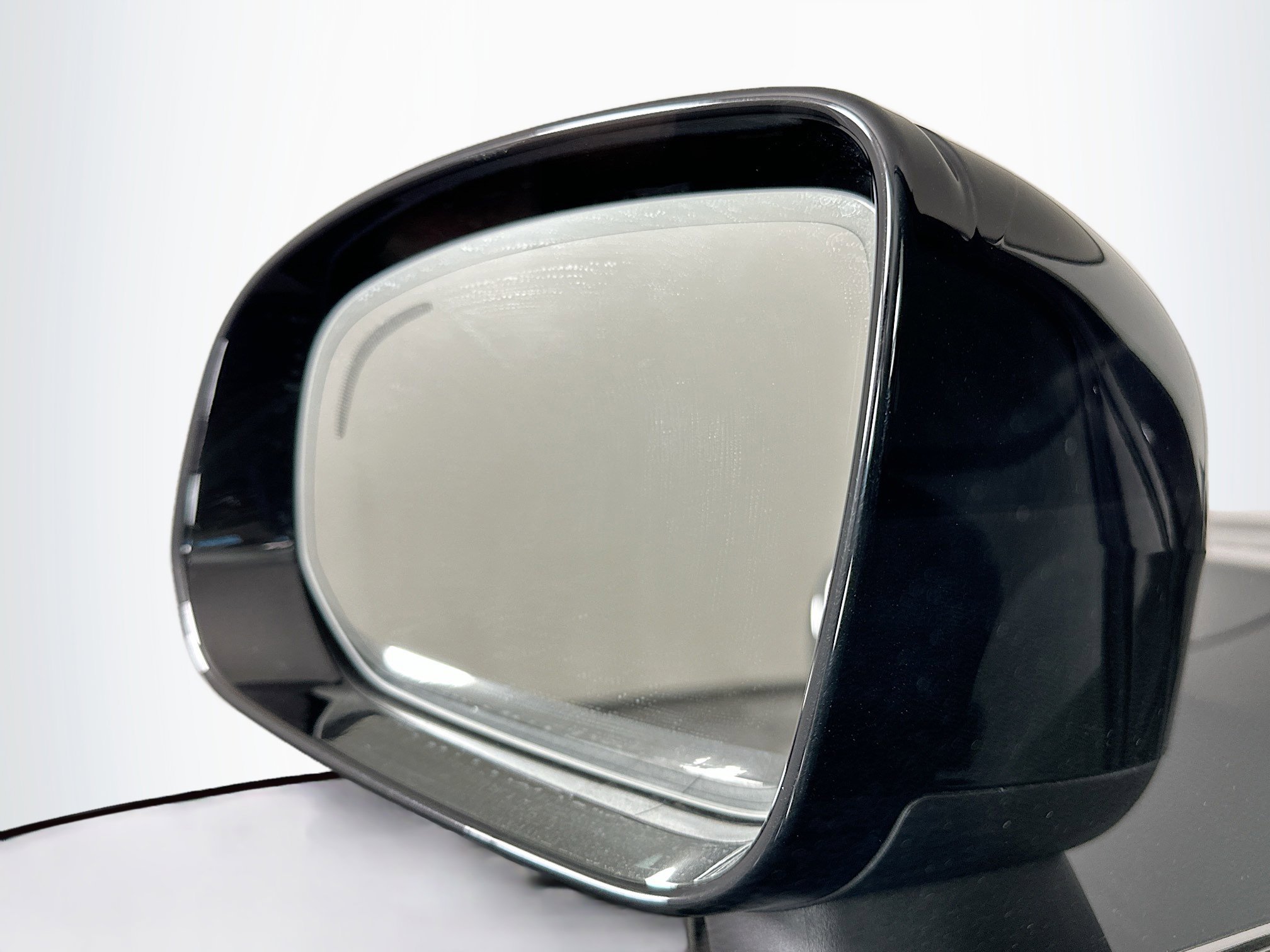 Used 2025 Volvo XC60 B5 Plus image 16