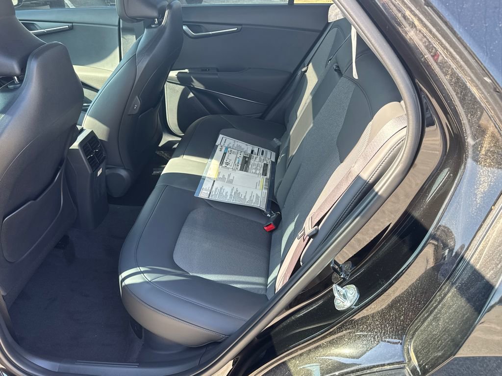 New 2024 Kia Niro EX Touring image 20