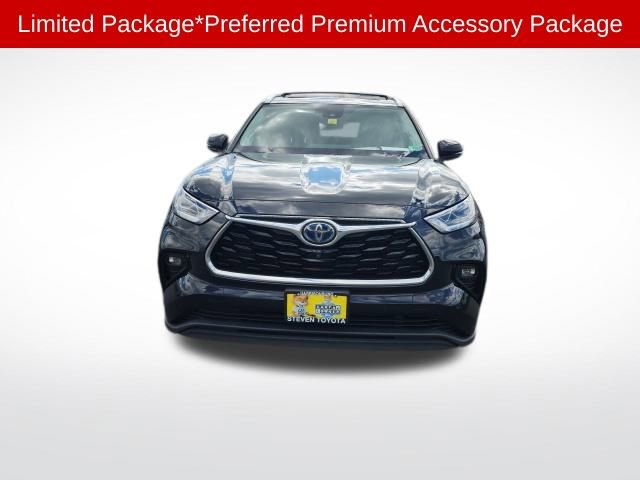 Used 2020 Toyota Highlander Limited image 2