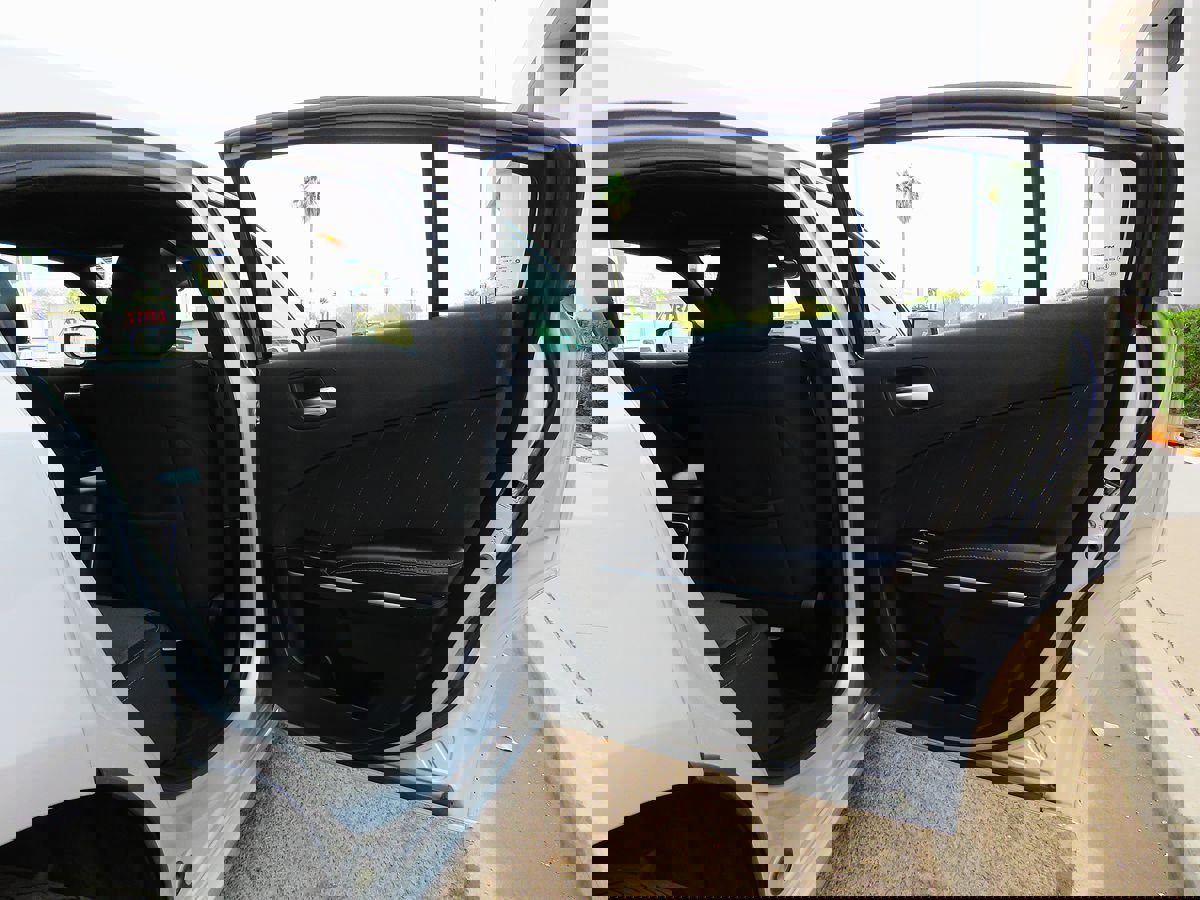 Used 2022 Dodge Charger SXT image 16