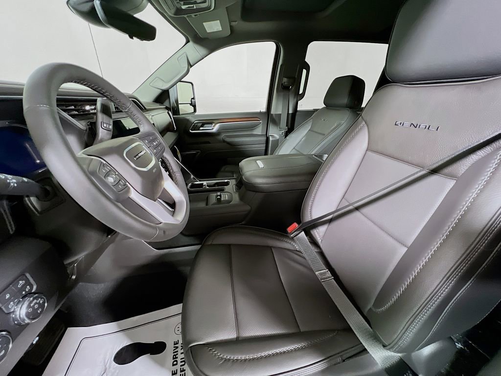New 2026 GMC Sierra 2500 Denali w/ Denali Reserve Package image 15