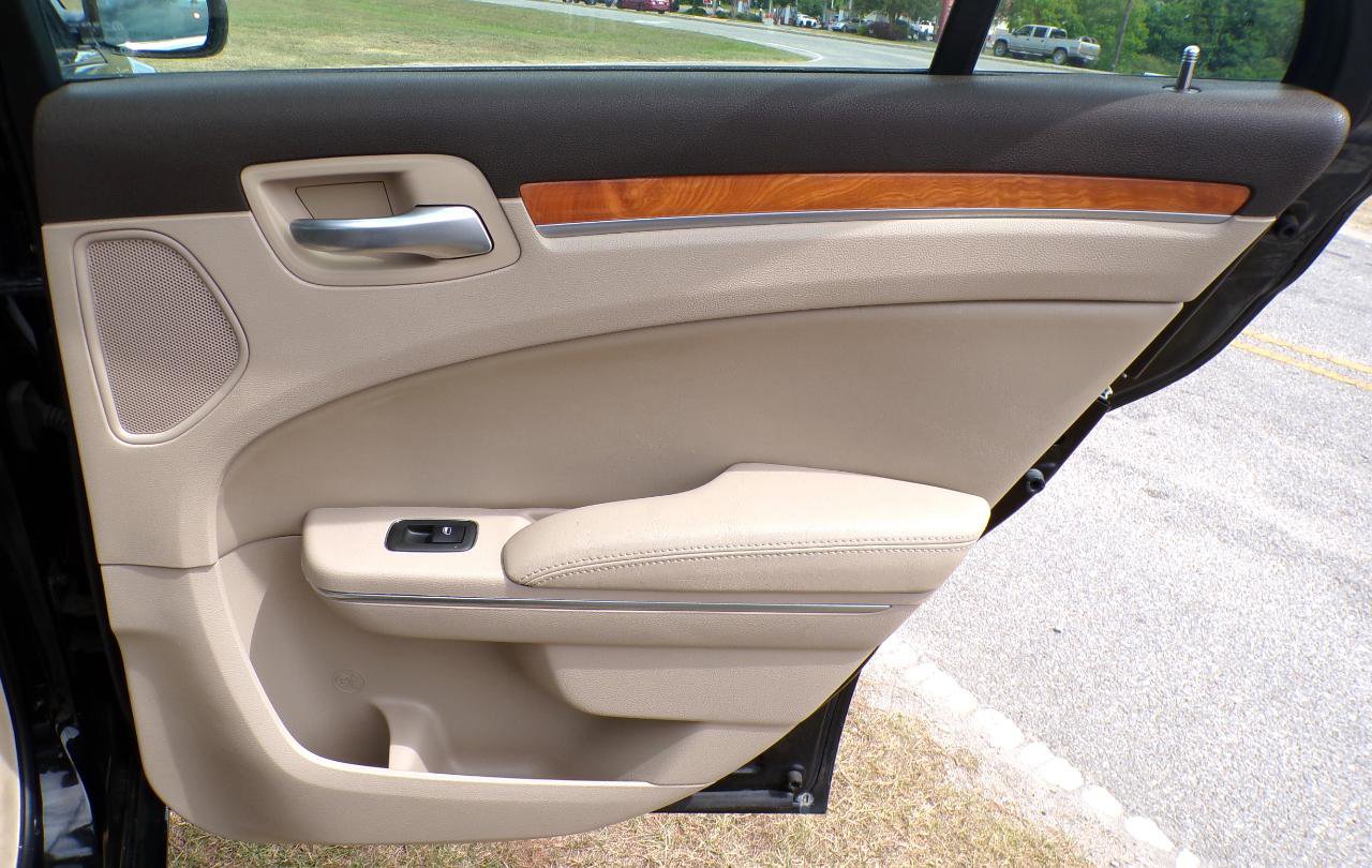 Used 2013 Chrysler 300 C w/ Beats Audio Group RWD image 29