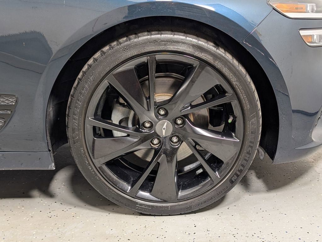 Used 2023 Genesis G70 2.0T w/ Sport Prestige Package RWD image 9