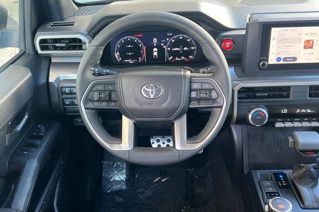 Used 2025 Toyota Tacoma TRD Sport AWD/4WD image 16