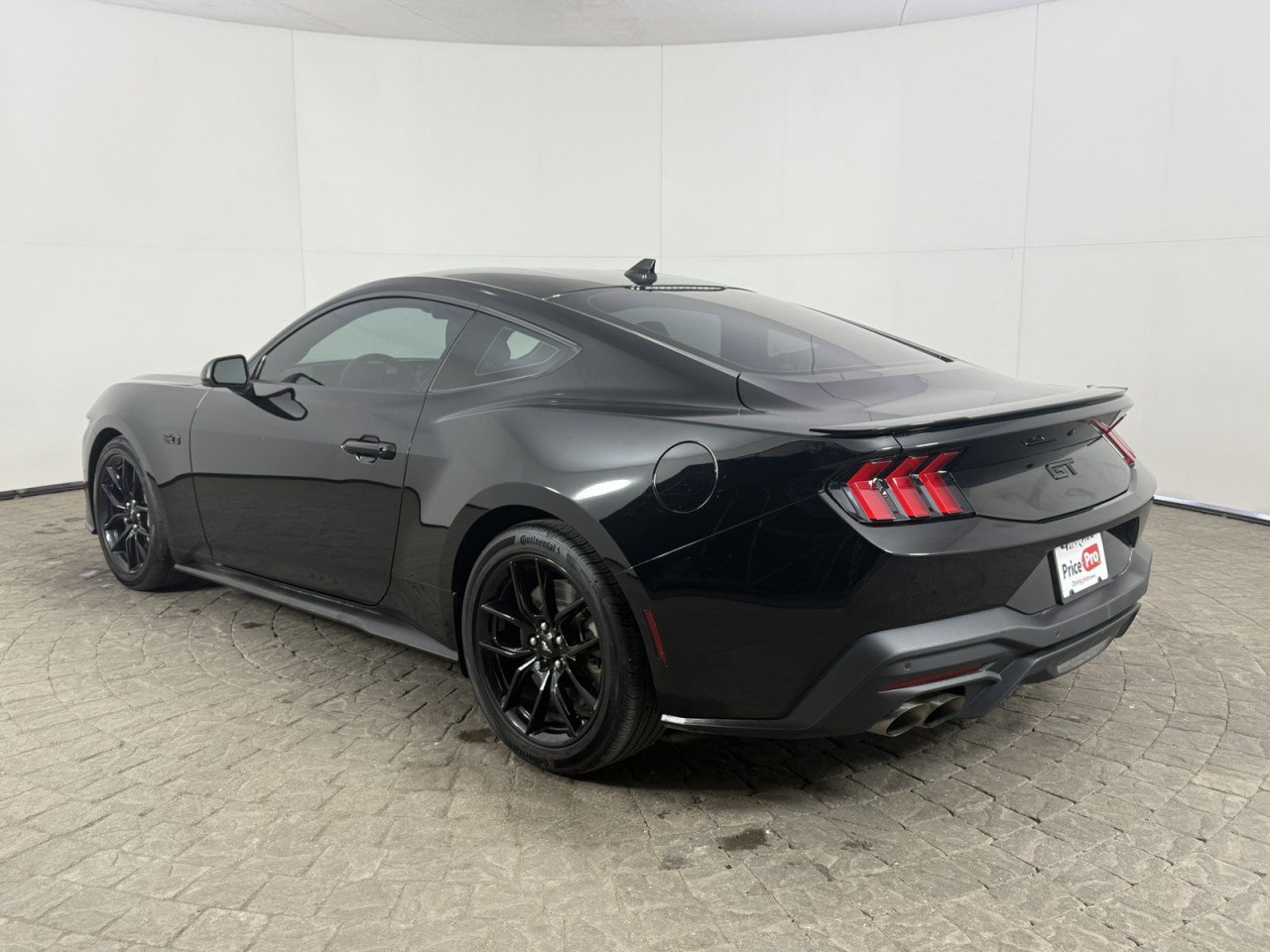 Used 2024 Ford Mustang GT RWD image 5