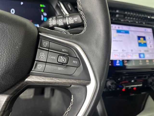 Used 2023 Jeep Grand Cherokee 4WD 4xe image 16