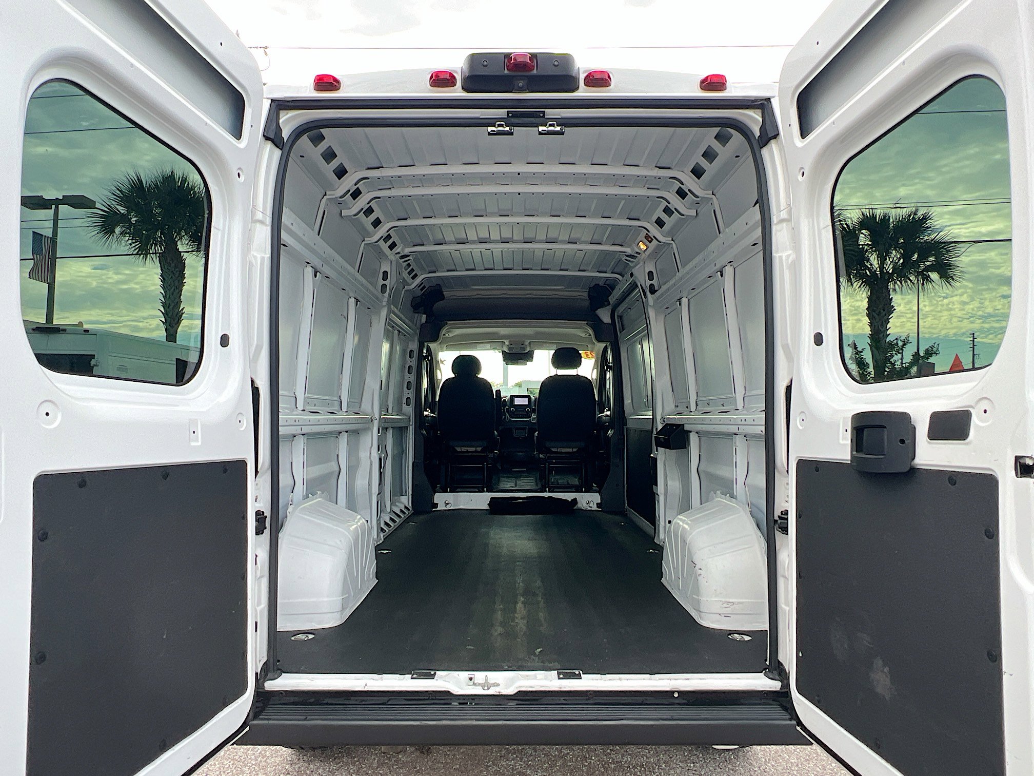 Used 2023 RAM ProMaster 2500 FWD image 35