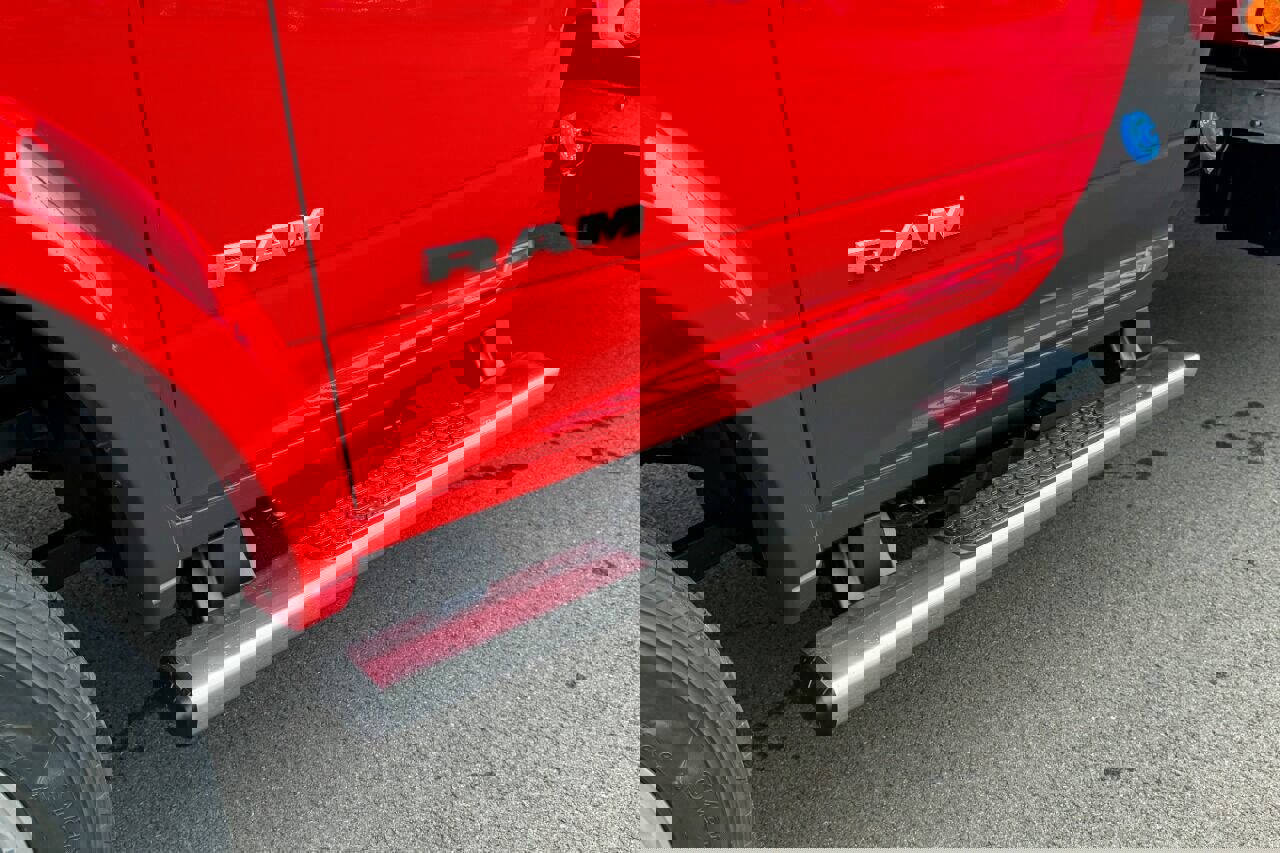 Used 2024 RAM 5500 SLT w/ Quick Order Package 2YG SLT image 32