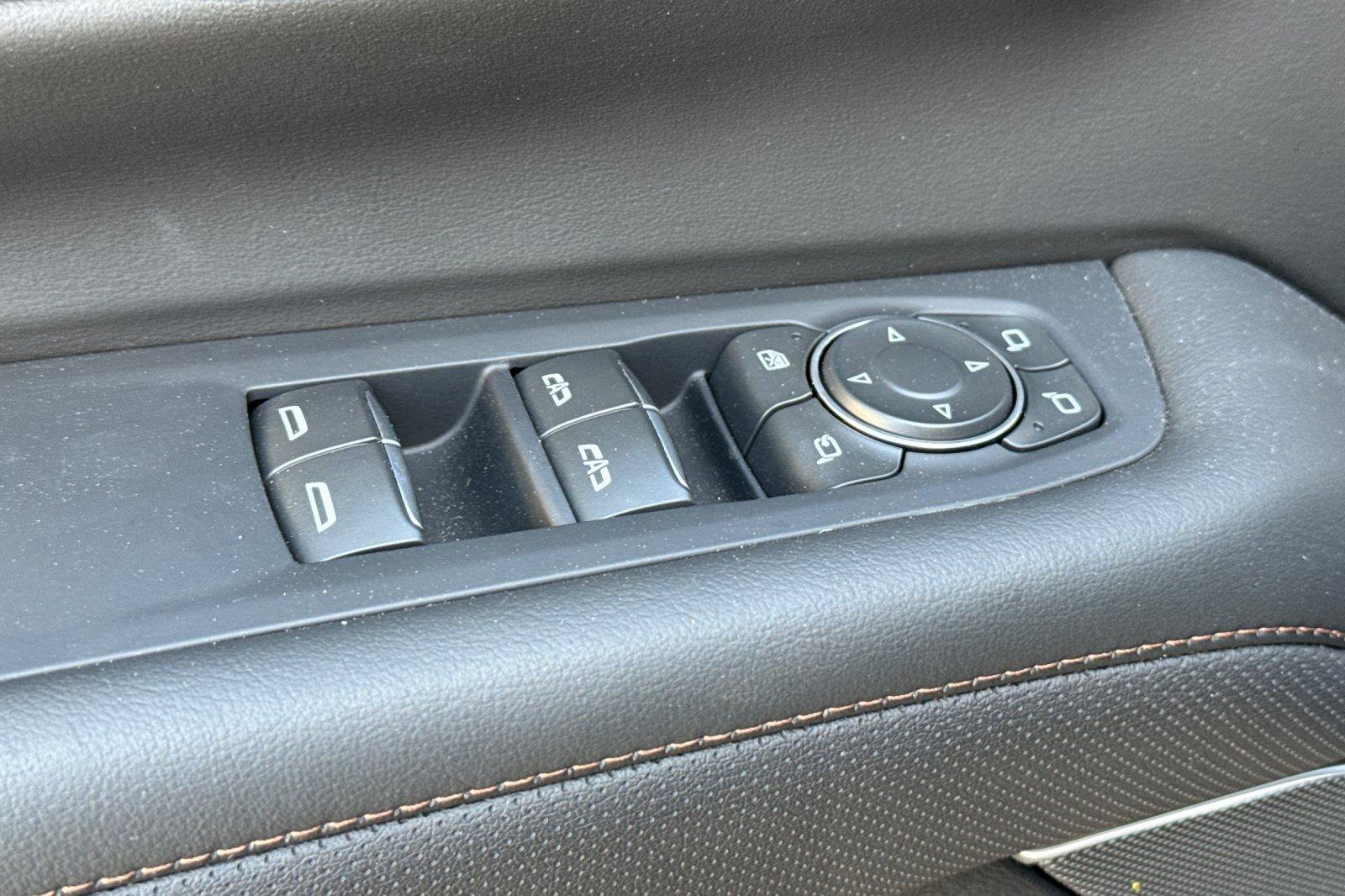 New 2025 Chevrolet Suburban High Country image 14